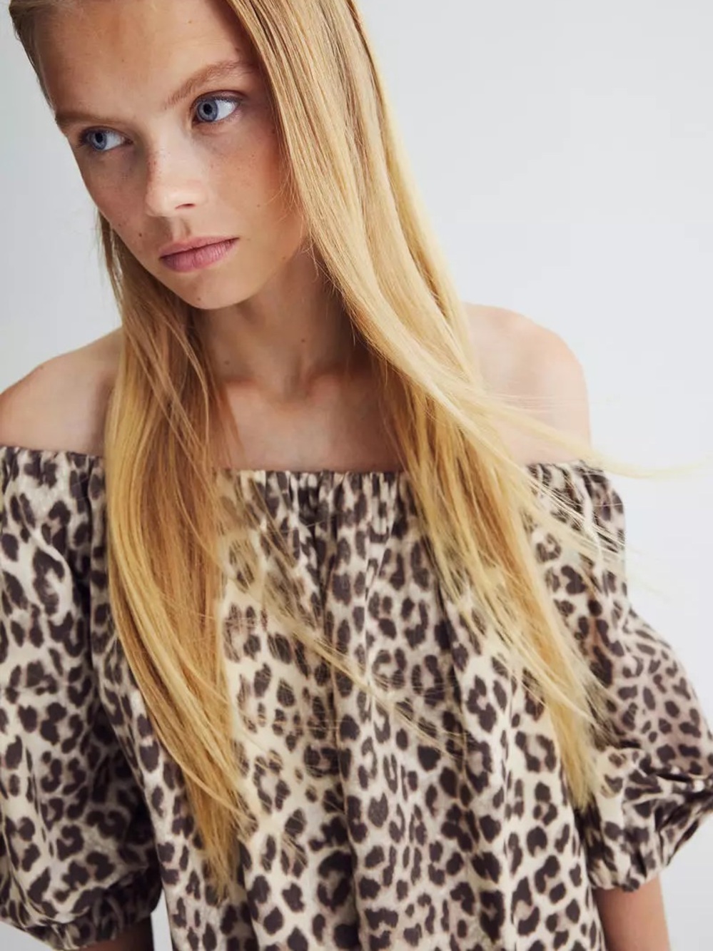H&M Leopard Print Off-The-Shoulder Balloon Sleeve Dress - Picture 4 of 6